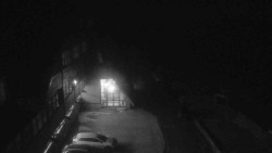 Parkoviště a hlavní vchod