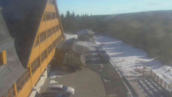 Parkoviště a hlavní vchod