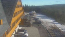 Parkoviště a hlavní vchod