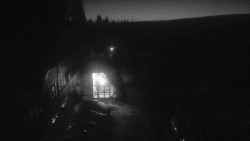 Parkoviště a hlavní vchod