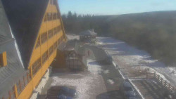 Parkoviště a hlavní vchod