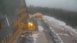 Parkoviště a hlavní vchod