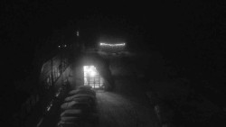 Parkoviště a hlavní vchod