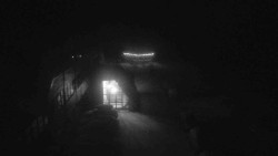 Parkoviště a hlavní vchod