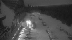 Parkoviště a hlavní vchod