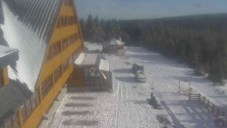 Parkoviště a hlavní vchod