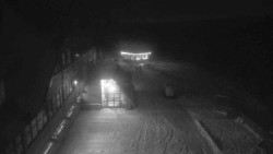 Parkoviště a hlavní vchod