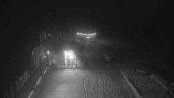 Parkoviště a hlavní vchod