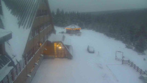 Sporthotel Kurzovní - Parkoviště a hlavní vchod - 31.12.2025 v 07:35 Sporthotel Kurzovní - Parkoviště a hlavní vchod - 31.12.2025 v 07:35