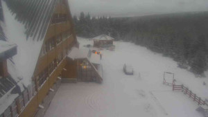 Sporthotel Kurzovní - Parkoviště a hlavní vchod - 31.12.2025 v 08:05 Sporthotel Kurzovní - Parkoviště a hlavní vchod - 31.12.2025 v 08:05