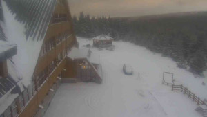 Sporthotel Kurzovní - Parkoviště a hlavní vchod - 31.12.2025 v 08:10 Sporthotel Kurzovní - Parkoviště a hlavní vchod - 31.12.2025 v 08:10