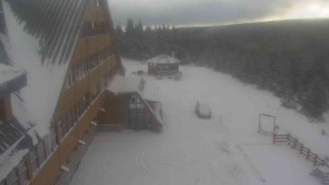 Sporthotel Kurzovní - Parkoviště a hlavní vchod - 31.12.2025 v 09:15 Sporthotel Kurzovní - Parkoviště a hlavní vchod - 31.12.2025 v 09:15