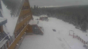 Sporthotel Kurzovní - Parkoviště a hlavní vchod - 31.12.2025 v 10:05 Sporthotel Kurzovní - Parkoviště a hlavní vchod - 31.12.2025 v 10:05