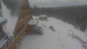 Sporthotel Kurzovní - Parkoviště a hlavní vchod - 31.12.2025 v 10:10 Sporthotel Kurzovní - Parkoviště a hlavní vchod - 31.12.2025 v 10:10