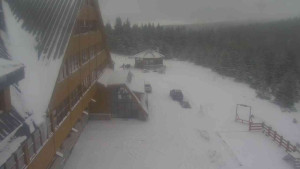 Sporthotel Kurzovní - Parkoviště a hlavní vchod - 31.12.2025 v 10:20 Sporthotel Kurzovní - Parkoviště a hlavní vchod - 31.12.2025 v 10:20