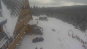 Sporthotel Kurzovní - Parkoviště a hlavní vchod - 31.12.2025 v 10:40 Sporthotel Kurzovní - Parkoviště a hlavní vchod - 31.12.2025 v 10:40