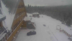 Sporthotel Kurzovní - Parkoviště a hlavní vchod - 31.12.2025 v 11:45 Sporthotel Kurzovní - Parkoviště a hlavní vchod - 31.12.2025 v 11:45