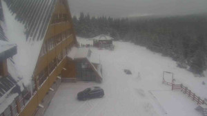 Sporthotel Kurzovní - Parkoviště a hlavní vchod - 31.12.2025 v 12:05 Sporthotel Kurzovní - Parkoviště a hlavní vchod - 31.12.2025 v 12:05