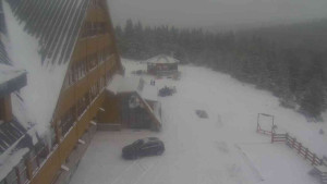 Sporthotel Kurzovní - Parkoviště a hlavní vchod - 31.12.2025 v 13:45 Sporthotel Kurzovní - Parkoviště a hlavní vchod - 31.12.2025 v 13:45