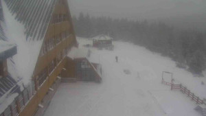 Sporthotel Kurzovní - Parkoviště a hlavní vchod - 31.12.2025 v 14:10 Sporthotel Kurzovní - Parkoviště a hlavní vchod - 31.12.2025 v 14:10