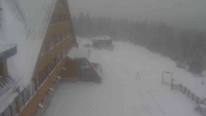 Sporthotel Kurzovní - Parkoviště a hlavní vchod - 31.12.2025 v 14:45 Sporthotel Kurzovní - Parkoviště a hlavní vchod - 31.12.2025 v 14:45