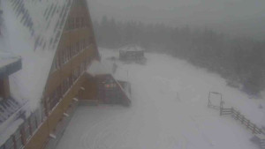 Sporthotel Kurzovní - Parkoviště a hlavní vchod - 31.12.2025 v 15:00 Sporthotel Kurzovní - Parkoviště a hlavní vchod - 31.12.2025 v 15:00