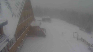 Sporthotel Kurzovní - Parkoviště a hlavní vchod - 31.12.2025 v 15:05 Sporthotel Kurzovní - Parkoviště a hlavní vchod - 31.12.2025 v 15:05