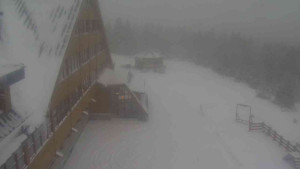 Sporthotel Kurzovní - Parkoviště a hlavní vchod - 31.12.2025 v 15:10 Sporthotel Kurzovní - Parkoviště a hlavní vchod - 31.12.2025 v 15:10