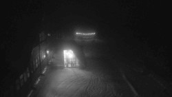 Parkoviště a hlavní vchod