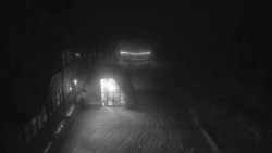 Parkoviště a hlavní vchod