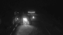 Parkoviště a hlavní vchod