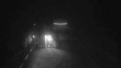 Parkoviště a hlavní vchod