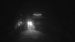 Parkoviště a hlavní vchod