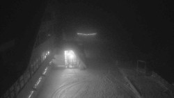 Parkoviště a hlavní vchod