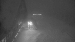 Parkoviště a hlavní vchod