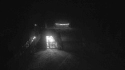 Parkoviště a hlavní vchod