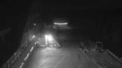 Parkoviště a hlavní vchod