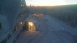 Parkoviště a hlavní vchod