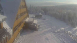 Parkoviště a hlavní vchod