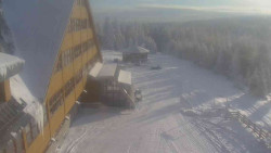 Parkoviště a hlavní vchod