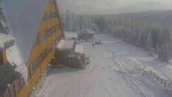 Parkoviště a hlavní vchod