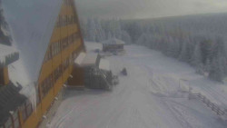 Parkoviště a hlavní vchod