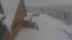 Parkoviště a hlavní vchod