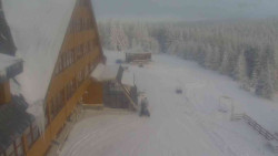 Parkoviště a hlavní vchod