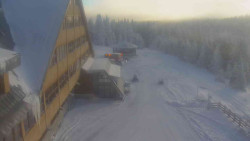 Parkoviště a hlavní vchod