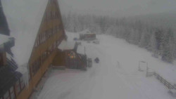 Parkoviště a hlavní vchod