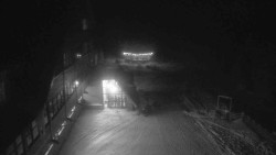 Parkoviště a hlavní vchod