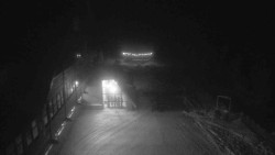 Parkoviště a hlavní vchod