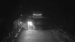 Parkoviště a hlavní vchod