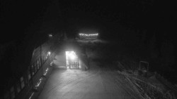 Parkoviště a hlavní vchod